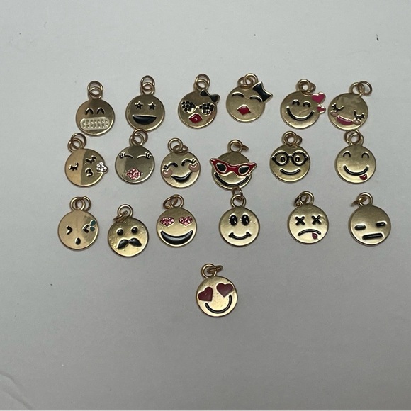 19 Emoji Gold Tone Charms - Picture 5 of 7